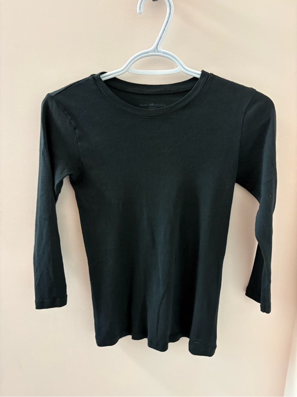 Brandy Melville Black 3/4 Long-Sleeve Crewneck Top